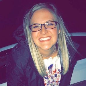 Meet your Posher, Courtney